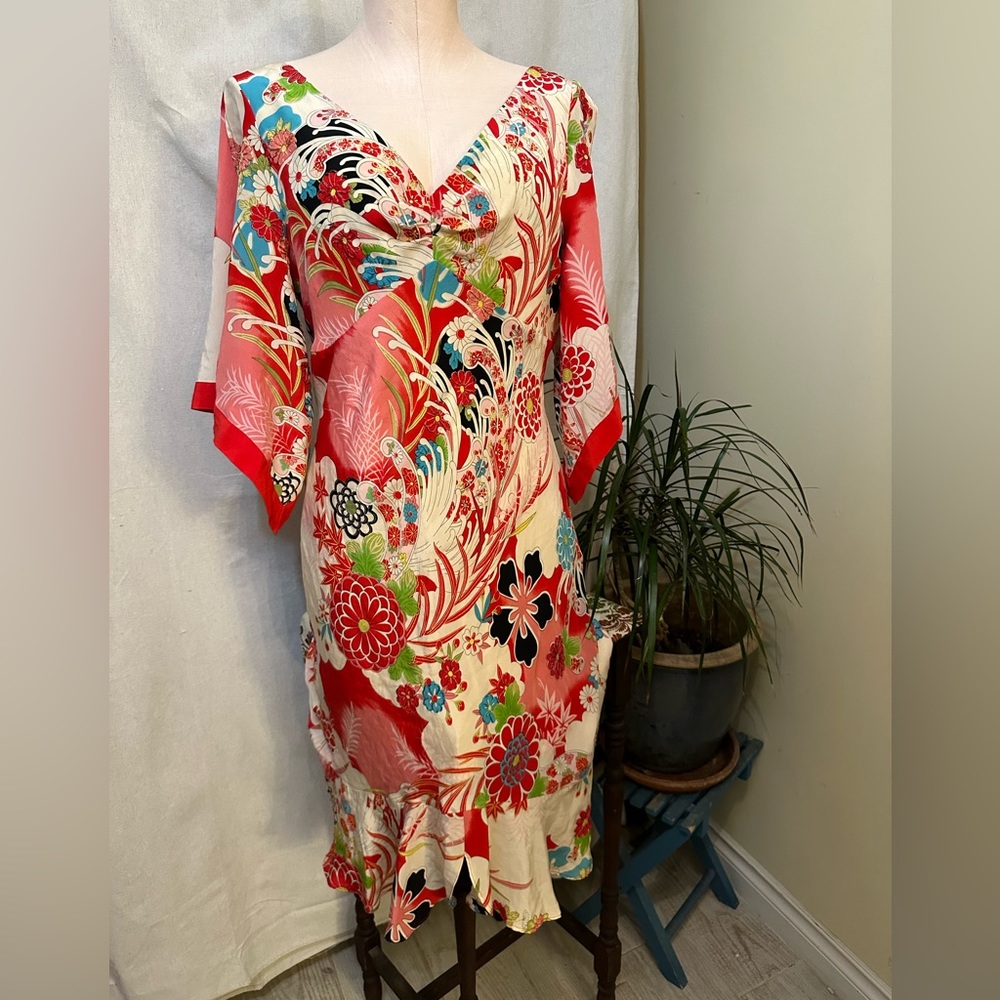 Sue Wong Coral and Cream Floral Silk Kimono Midi Dress